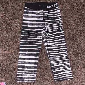 Super cute zebra stripe Nike pro Capri leggings